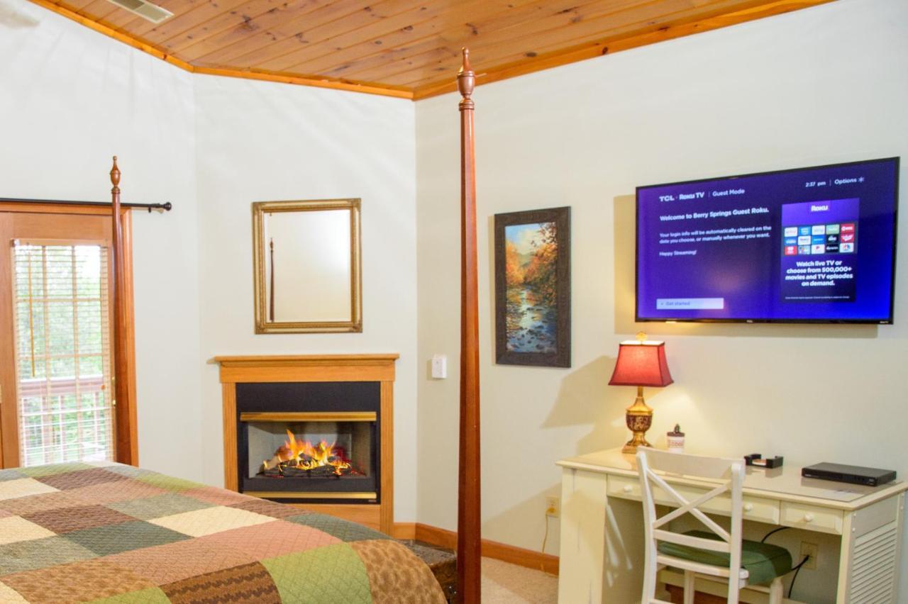 Berry Springs Lodge Сивиървил Екстериор снимка