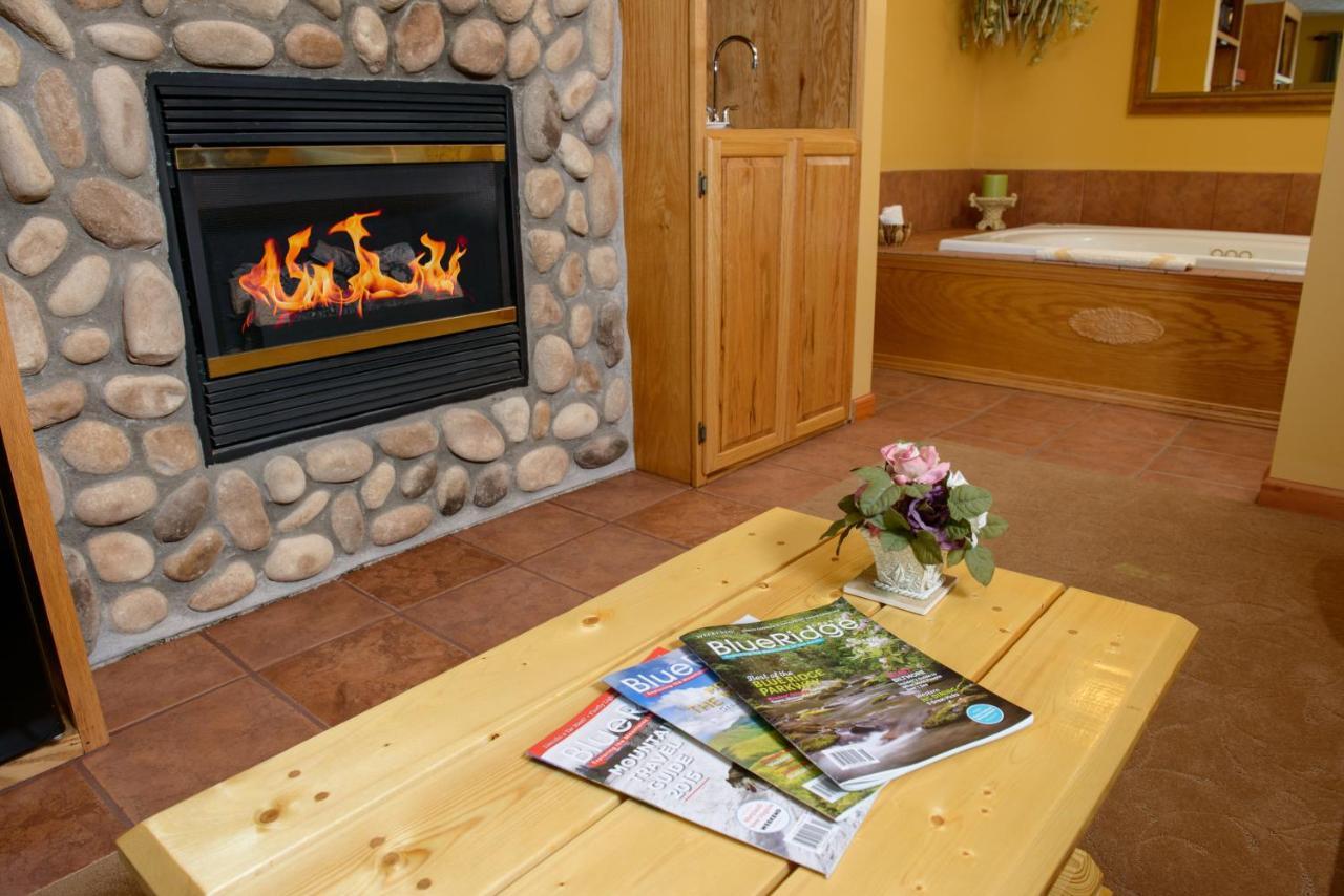 Berry Springs Lodge Сивиървил Екстериор снимка