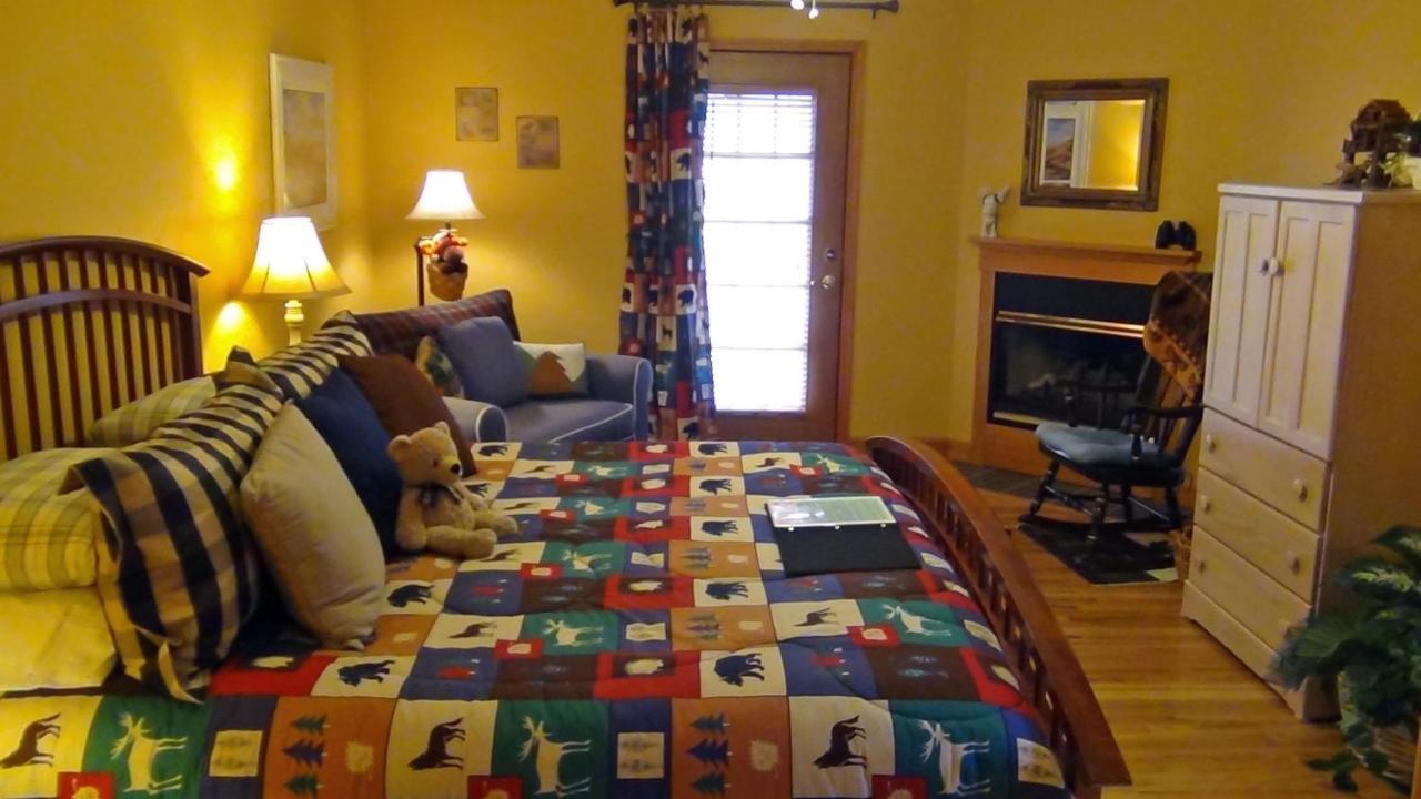 Berry Springs Lodge Сивиървил Стая снимка