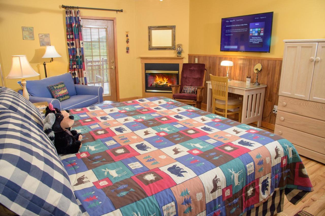 Berry Springs Lodge Сивиървил Екстериор снимка