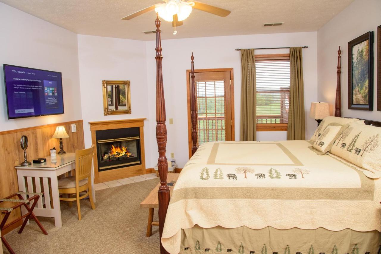 Berry Springs Lodge Сивиървил Екстериор снимка