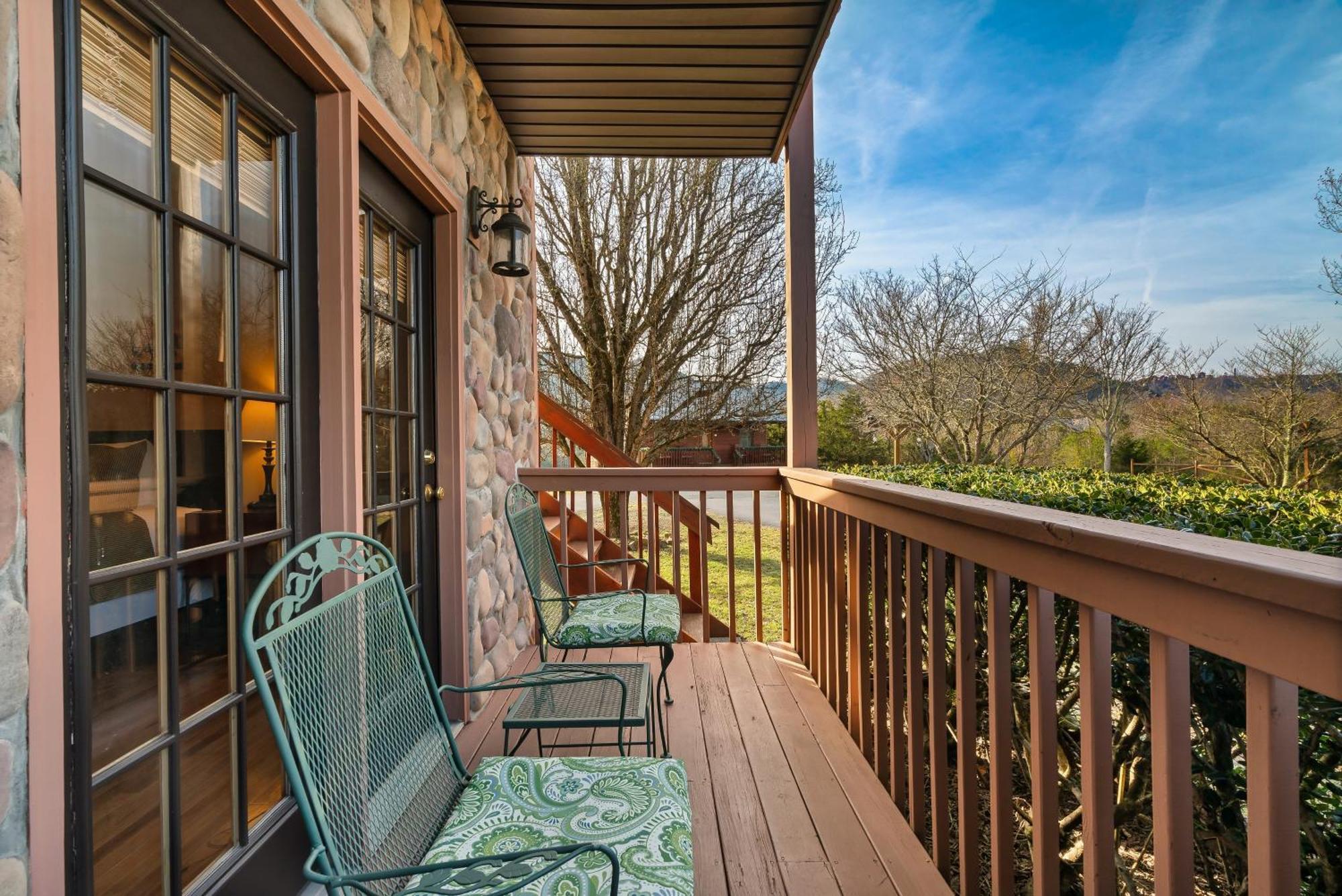 Berry Springs Lodge Сивиървил Екстериор снимка